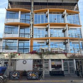 Hospedaje El Emperador Talara, hotelli kohteessa Talara