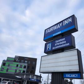 Fairway Inn & Suites, hotell i Kitchener