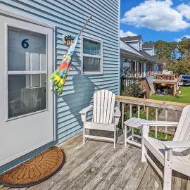 Heron Landing - In town, coastal cottage!, hotel in Birch Town
