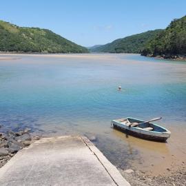 Beautiful rustic sea cottage, 2km Kob Inn, hotel in Xibeni