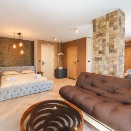 Уютно Студио Verde Suites 07, hotel in Blagoevgrad