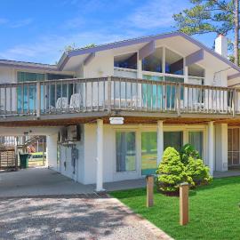 Langtree - Pet friendly, waterfront with boat dock!