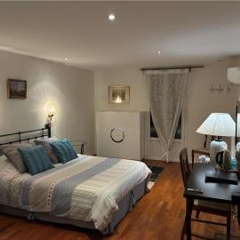 Villa atmosphère PETIT DEJEUNER COMPRIS, hotel v destinácii Grenoble