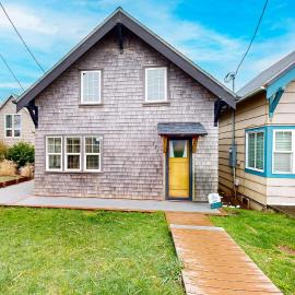 Rockaway Beach Bungalow, hotel in Rockaway Beach