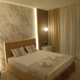 Demmy's Luxury Apartment, hotell i Orestiada