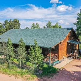 Rustic Outlaw Secluded Escape with Stunning Views