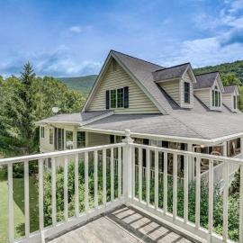 Jackson River Estate Studio Apartment on the River, hotel a Covington