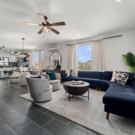 Desert Artist Oasis- Firepit - Spa - 5 min to Joshua Tree
