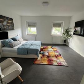 Modernes Zimmer am Campus 1 mit Gemeinschaftsbad