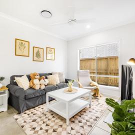 Cozy Designer 4 Bedrooms Home Near Local Shops