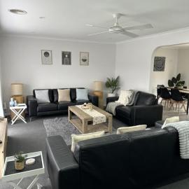 Shepparton में, होटल Lbarza Family Friendly 3BR with backyard & single garage near Hospitals & Sporting grounds