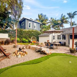 Cozy Coastal Stay Hot Tub & Putting Green