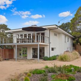 Coastal White House, hotel in Point Lonsdale
