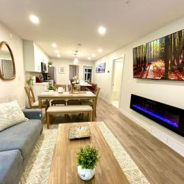 Mountain View Luxury Condo at Banff Entrance, מלון בקאנמור