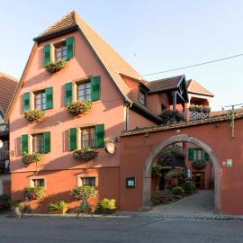 Hôtel Winzenberg bed and breakfast, hotel din Blienschwiller