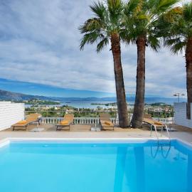 Villa La Vista Residence - Exclusive Sea View Villa with 2 private pools, hotel in Gouvia