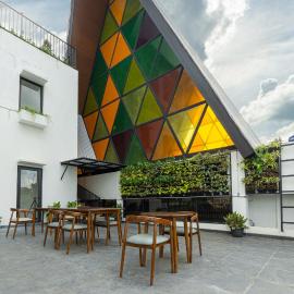 Svarnabumi Hotel, hotel din Pondokgede