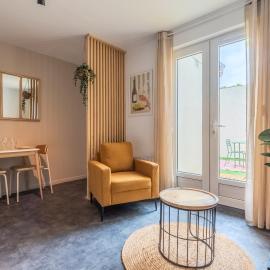 Flat near Parc Barbieux with terrace, hotell i Croix