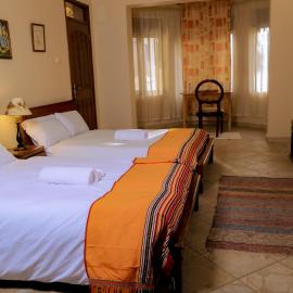 Inn The Wood, hotell sihtkohas Entebbe
