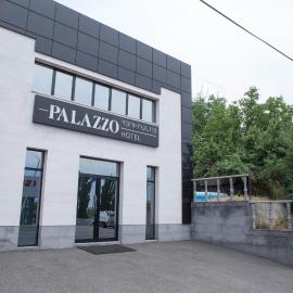 Palazzo Hotel, hotel en Ereván
