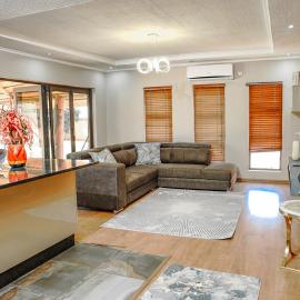 Laicah House, hotel a Tlokweng