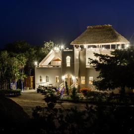 The Crimson Orchid Inn at Orchid Bay, hotel em Corozal