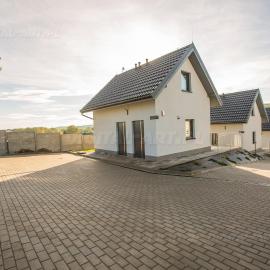 SUDECKA K0RONA klimatyzowane domki całoroczne, hotel in Polanica-Zdrój