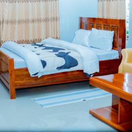 MARK-A VACATION Home، فندق في Kasulu
