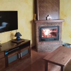 Casa Rural Cuatro Vientos, hotel a Pontones