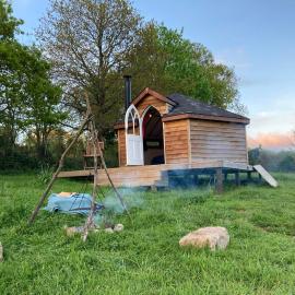 Lower Marsh Farm Glamping, hotel in Saltash