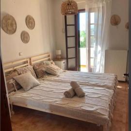 Castellano Apartments, хотел в Афанту