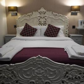 The Bell Shifnal – hotel w mieście Shifnal