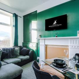 Chic victorian 1 bed flat - sleeps 4 - free parking - pet friendly