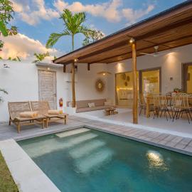 Villa Diana 2 - Private 2BR Villa near Nyanyi Beach & Luna Beach Club
