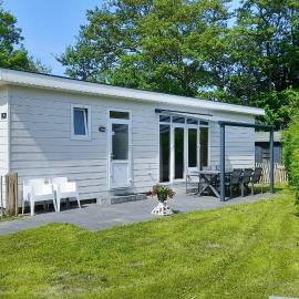 4 Bedroom Cozy Home In Heinkenszand