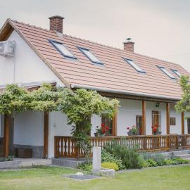 Béke Vendégház, Hotel in Hollókő