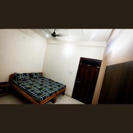 Kailasha building Home Stay, hotelli kohteessa Faizābād