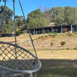 Circle of Light Retreat, hotel in Kangaroo Gully