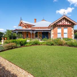 Luxury at Lauralla - An Elegant Victorian Escape