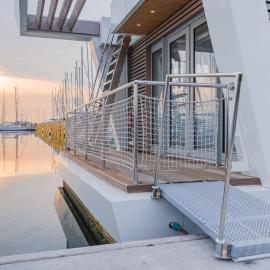 Hausboot Maritim Holiday, hotel in Großenbrode