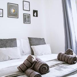 The Coastal Gateway, 3 bedrooms, 5 beds,, central location
