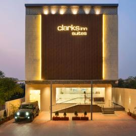 Clarks Inn Suites Agra Near Tajmahal