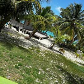 J&L beachfront bliss steps to sand an sunset views, hotel en Rolleville