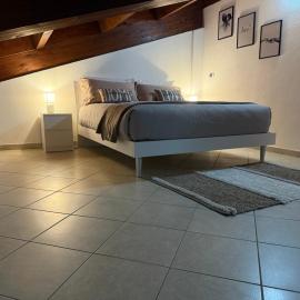 Monicas Place, Hotel in Santa Giusta