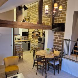 A La Maison