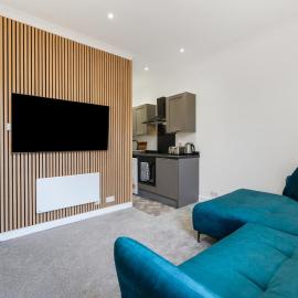 Serviced Apartment Ayr Centre with Free Parking - Long Stays Available