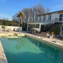몬투르에 위치한 호텔 La villa du Bau Reddoun ,piscine ,jardin , jolie vue sur Callian, calme et serenite