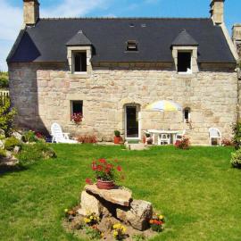 Stone House in Kersiny near the Beach, hotel in Plouhinec