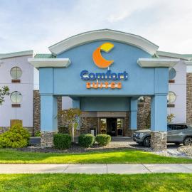 Comfort Suites Perrysburg - Toledo South, хотел в Перисбърг