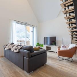 Grand Appartement Moderne, Proche Pistes, 8 Pers., Parking Inclus - FR-1-296-514, hotel in Saint-Lary-Soulan